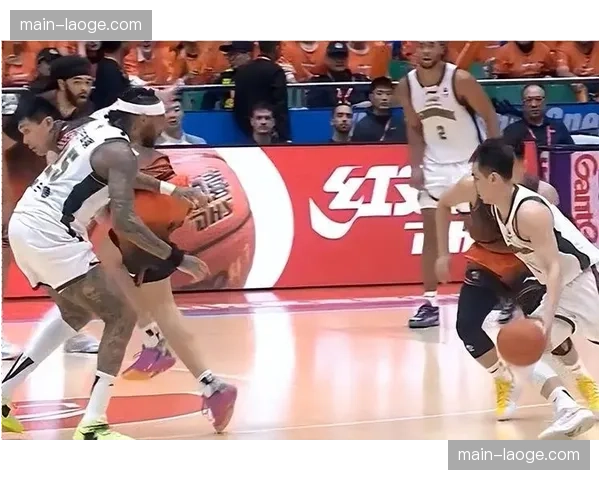 莫兰德13分11篮板3抢断 辽宁大前锋防守端贡献突出